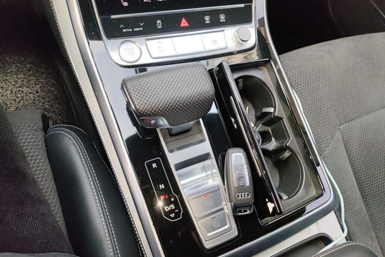 Used Audi Q8 2019 55 TFSI Prestige Dynamic Edition Gear Lever