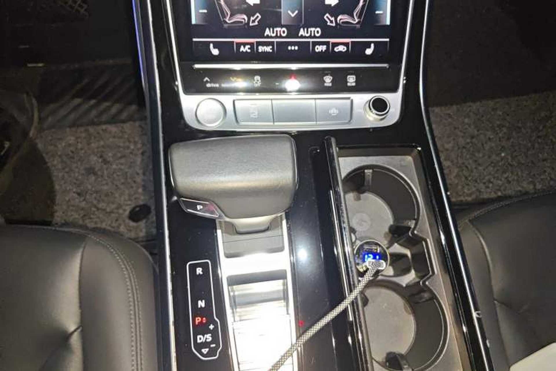 Used Audi Q8 2019 45 TFSI Luxury Prestige Edition Gear Lever