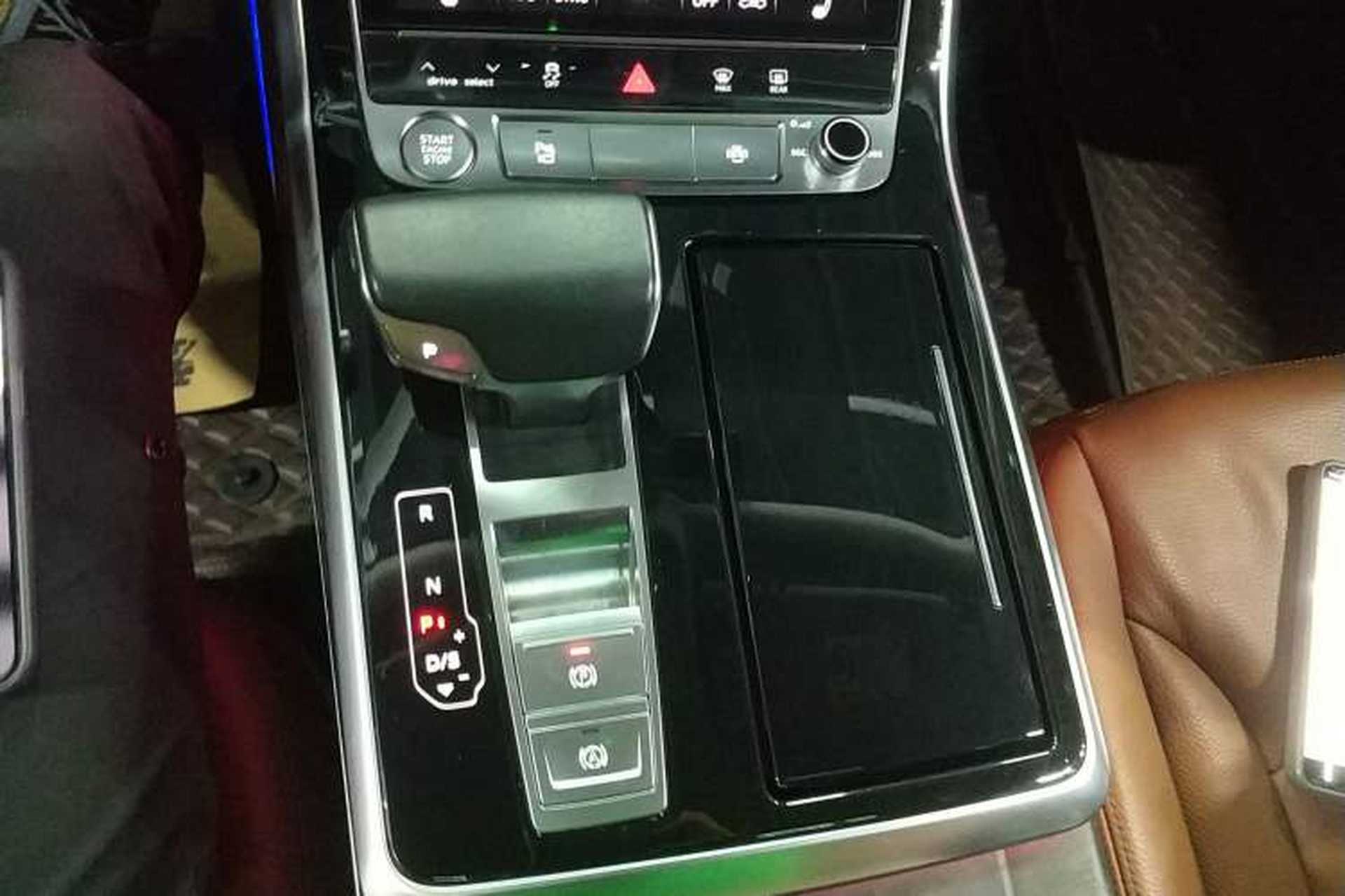 Used Audi Q8 2019 45 TFSI Prestige Dynamic Edition Gear Lever