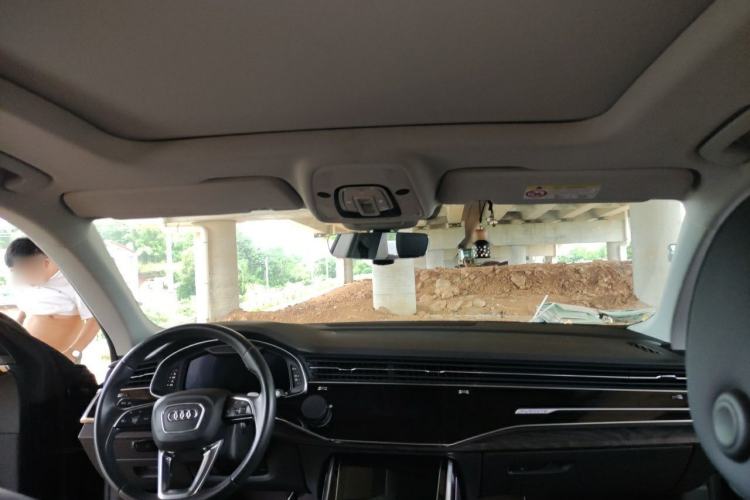 Used Audi Q8 2019 55 TFSI Luxury Dynamic Model Headliner