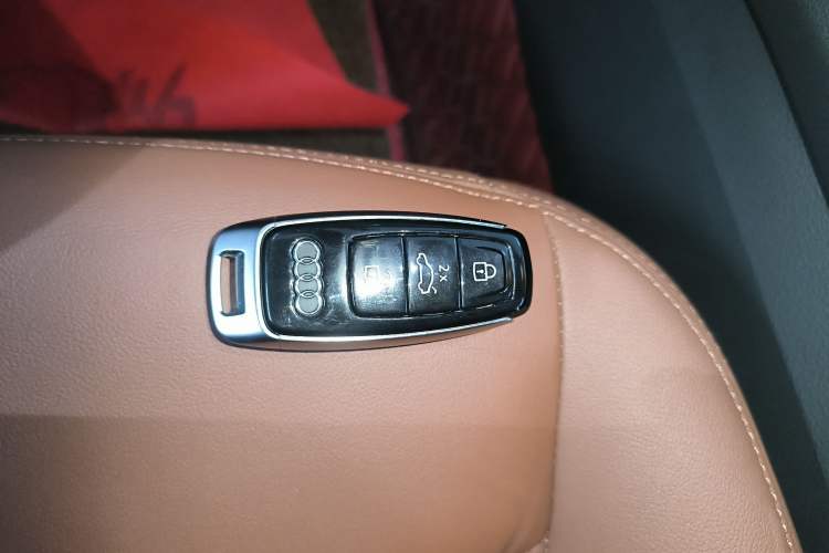 Used Audi Q8 2019 45 TFSI Luxury Prestige Edition Interior 1