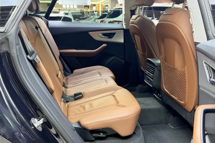 Used Audi Q8 2019 45 TFSI Luxury Prestige Edition Interior 10