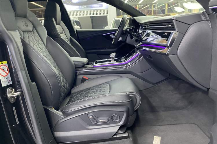 Used Audi Q8 2019 55 TFSI Prestige Dynamic Edition Interior 3