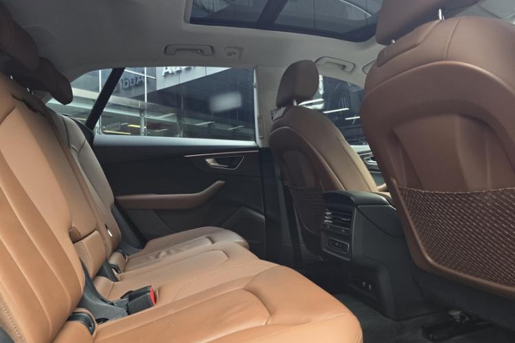 Used Audi Q8 2019 55 TFSI Luxury Dynamic Model Interior 3