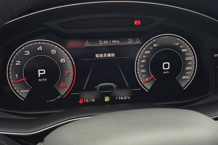Used Audi Q8 2019 55 TFSI Luxury Dynamic Model Interior 5