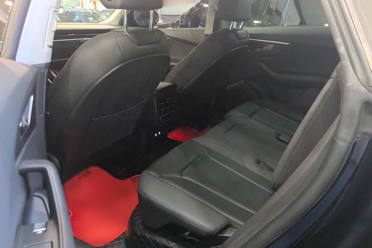Used Audi Q8 2019 55 TFSI Luxury Dynamic Model Interior 6