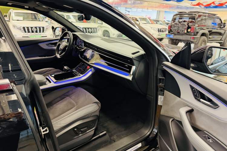 Used Audi Q8 2019 55 TFSI Prestige Dynamic Edition Interior 8