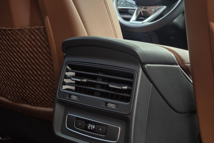 Used Audi Q8 2019 55 TFSI Luxury Dynamic Model Interior 8