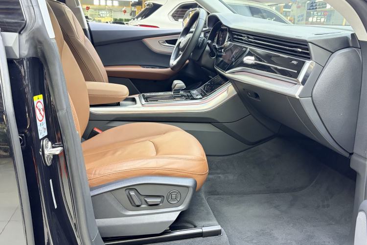 Used Audi Q8 2019 45 TFSI Luxury Prestige Edition Interior 9