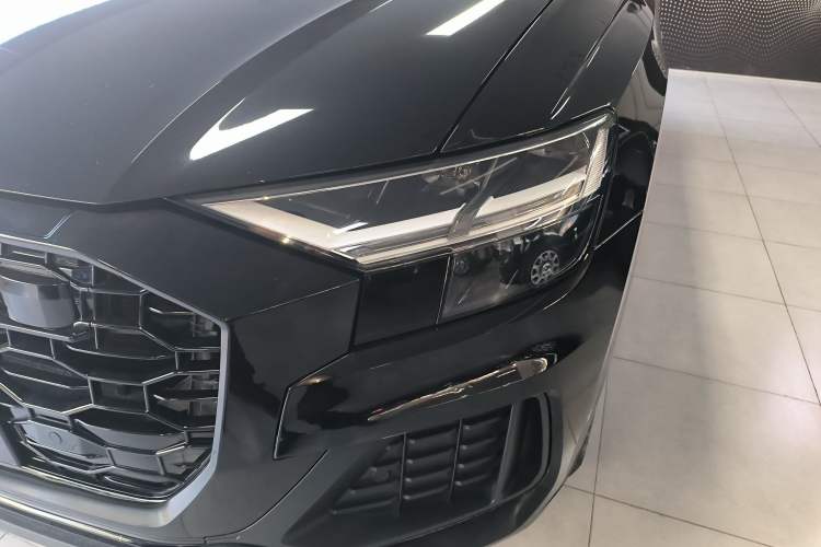Used Audi Q8 2019 45 TFSI Luxury Prestige Edition Left Front Headlight