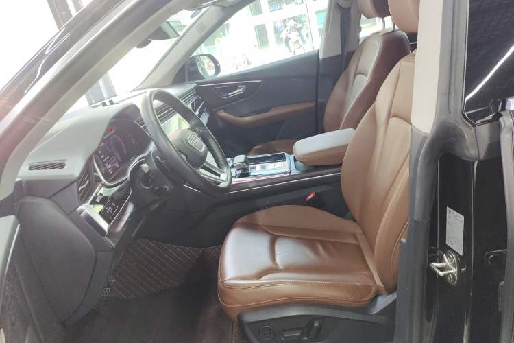 Used Audi Q8 2019 55 TFSI Luxury Dynamic Model Left Front Seat