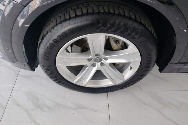 Used Audi Q8 2019 45 TFSI Luxury Prestige Edition Left Front Wheel Hub