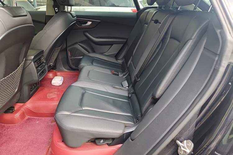 Used Audi Q8 2019 55 TFSI Luxury Dynamic Model Left Rear Seat