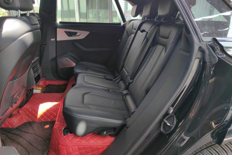 Used Audi Q8 2019 55 TFSI Ultimate Limited Edition Left Rear Seat