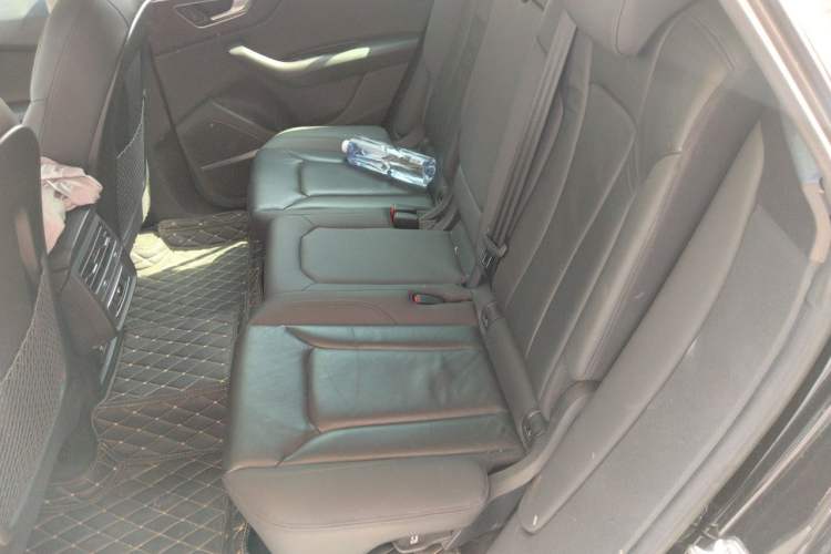 Used Audi Q8 2019 55 TFSI Luxury Dynamic Model Left Rear Seat