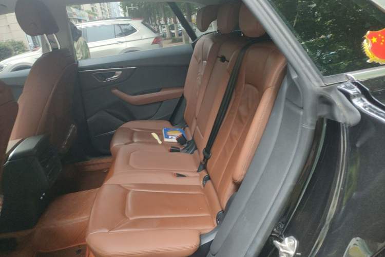 Used Audi Q8 2019 55 TFSI Luxury Dynamic Model Left Rear Seat