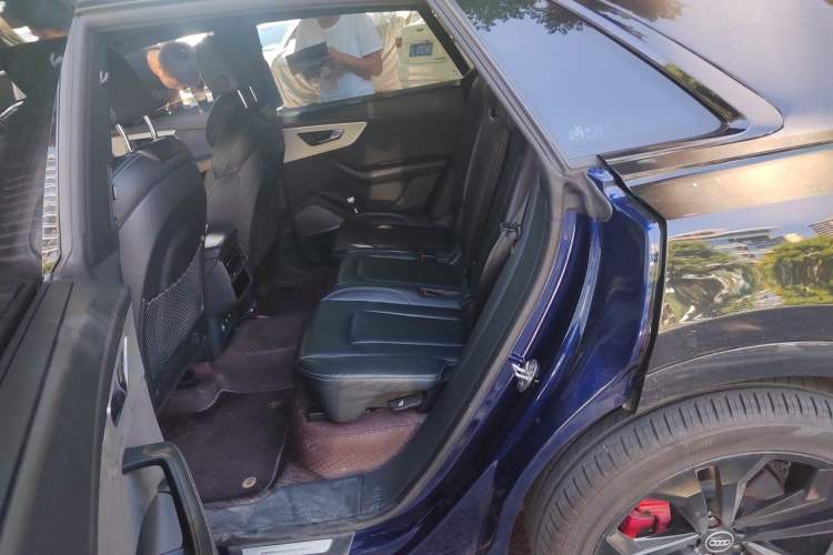 Used Audi Q8  Left Rear Seat