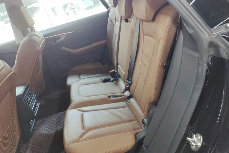Used Audi Q8 2019 55 TFSI Luxury Dynamic Model Left Rear Seat