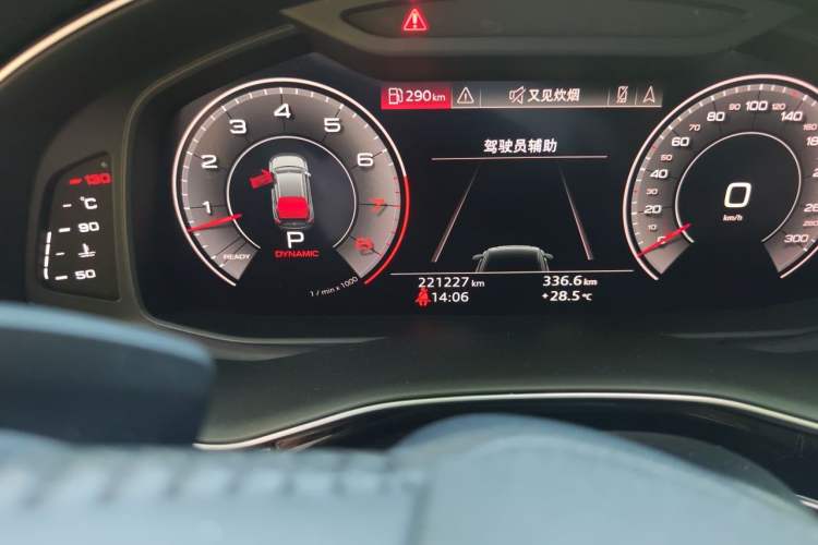 Used Audi Q8 2019 55 TFSI Luxury Dynamic Model Odometer Close Up