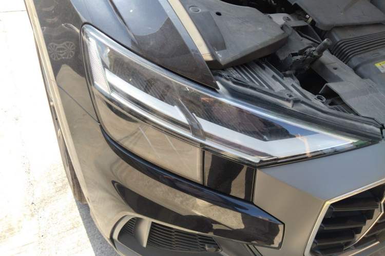 Used Audi Q8 2019 55 TFSI Luxury Dynamic Model Right Front Headlight