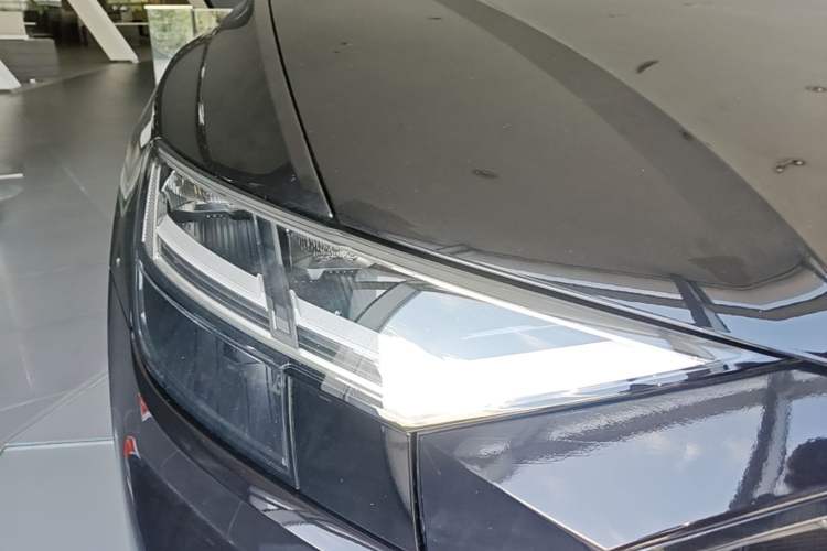 Used Audi Q8 2019 45 TFSI Prestige Dynamic Edition Right Front Headlight