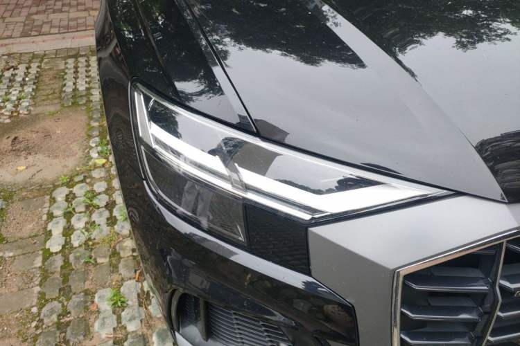 Used Audi Q8 2019 55 TFSI Luxury Dynamic Model Right Front Headlight