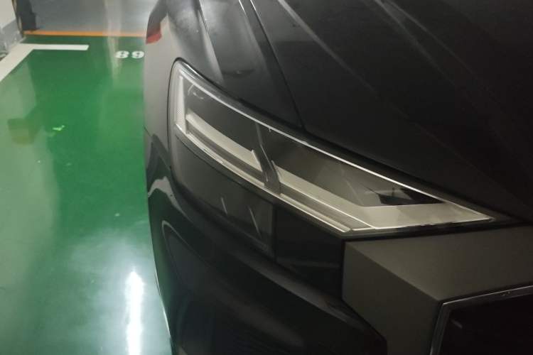 Used Audi Q8 2019 55 TFSI Luxury Dynamic Model Right Front Headlight