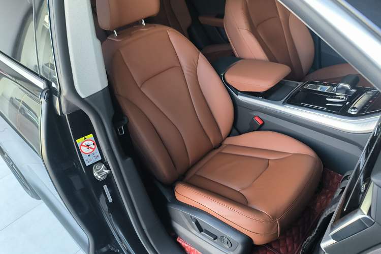 Used Audi Q8 2019 45 TFSI Luxury Prestige Edition Right Front Seat