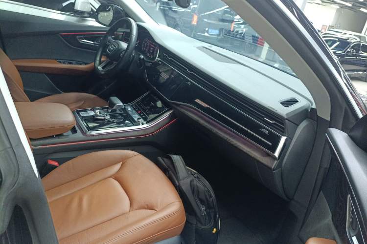 Used Audi Q8 2019 45 TFSI Prestige Dynamic Edition Right Front Seat