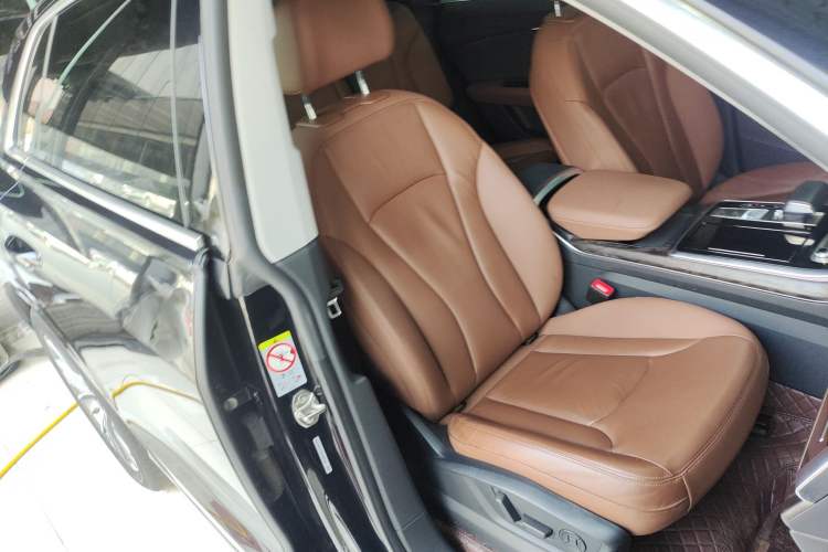 Used Audi Q8 2019 55 TFSI Luxury Dynamic Model Right Front Seat