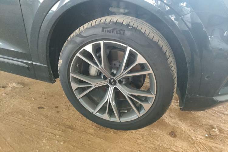 Used Audi Q8 2019 55 TFSI Luxury Dynamic Model Right Front Wheel Hub