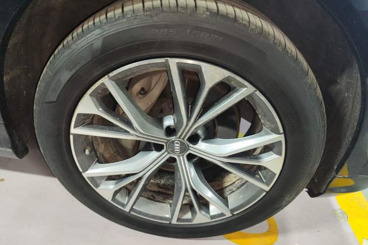 Used Audi Q8 2019 55 TFSI Luxury Dynamic Model Right Front Wheel Hub