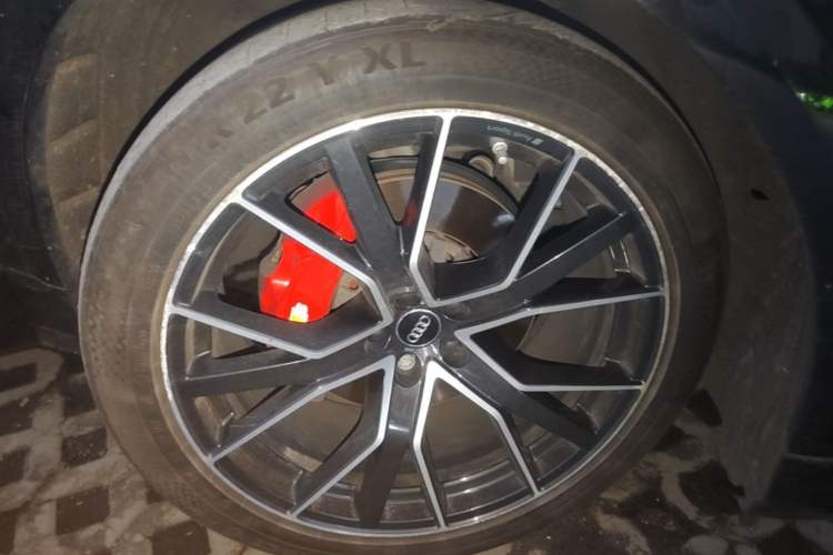 Used Audi Q8 2019 55 TFSI Prestige Dynamic Edition Right Front Wheel Hub