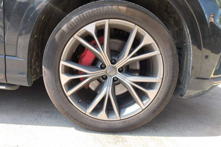 Used Audi Q8 2019 55 TFSI Luxury Dynamic Model Right Front Wheel Hub