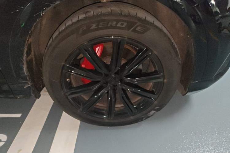 Used Audi Q8 2019 45 TFSI Luxury Prestige Edition Right Front Wheel Hub