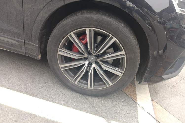 Used Audi Q8 2019 45 TFSI Luxury Prestige Edition Right Front Wheel Hub