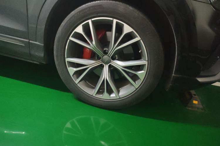 Used Audi Q8 2019 55 TFSI Luxury Dynamic Model Right Front Wheel Hub
