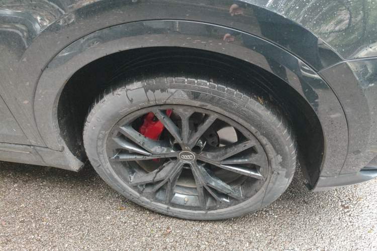 Used Audi Q8 2019 55 TFSI Prestige Dynamic Edition Right Front Wheel Hub