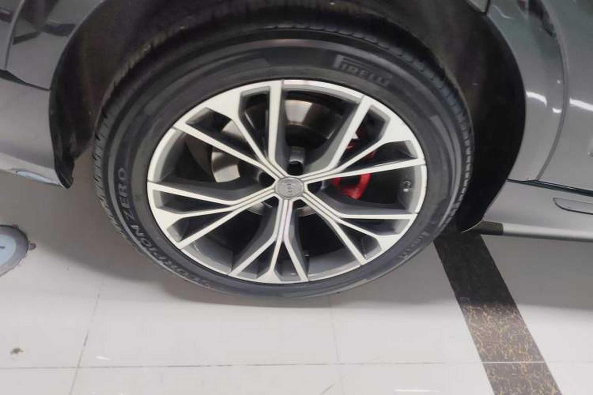 Used Audi Q8 2019 55 TFSI Luxury Dynamic Model Right Rear Wheel Hub