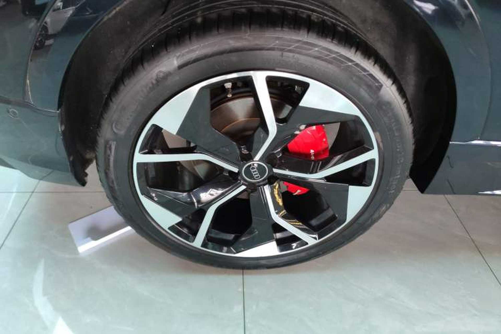 Used Audi Q8 2019 45 TFSI Luxury Prestige Edition Right Rear Wheel Hub