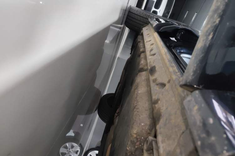 Used Audi Q8 2019 55 TFSI Luxury Dynamic Model Right Side Sill