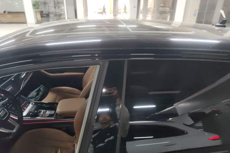 Used Audi Q8 2019 55 TFSI Luxury Dynamic Model Roof