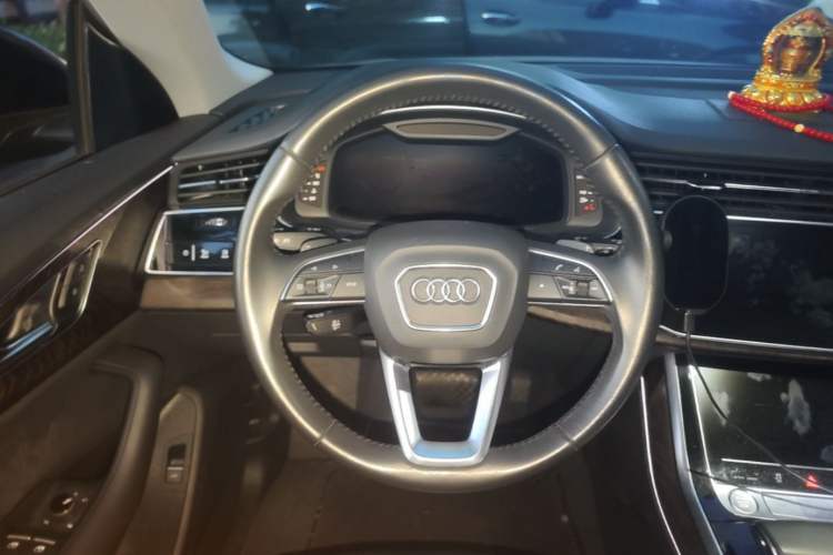 Used Audi Q8 2019 55 TFSI Prestige Dynamic Edition Steering Wheel