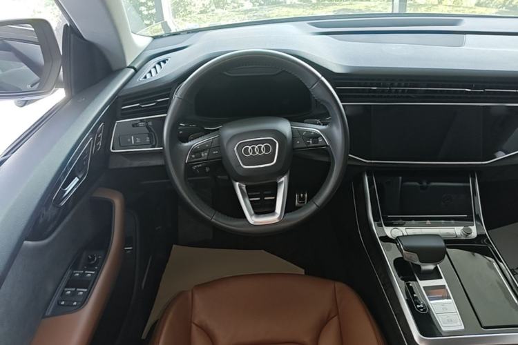 Used Audi Q8 2019 45 TFSI Prestige Dynamic Edition Steering Wheel