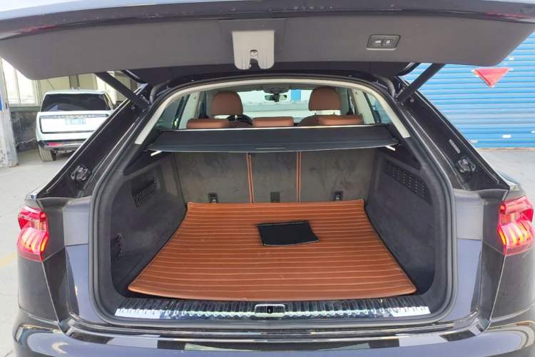 Used Audi Q8 2019 55 TFSI Luxury Dynamic Model Trunk