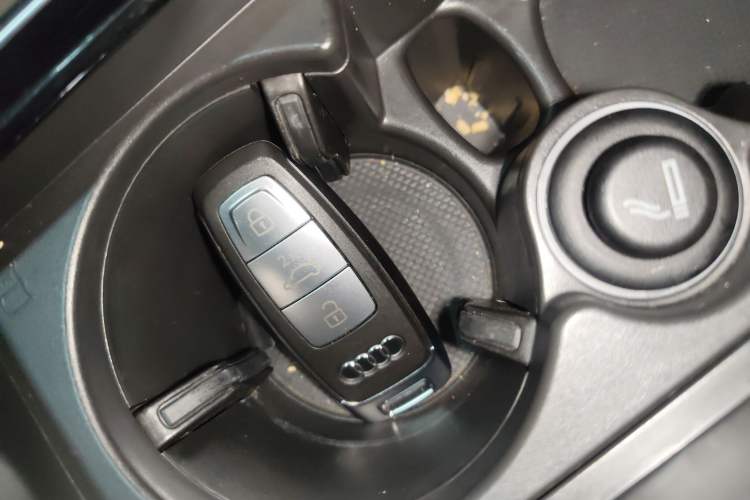 Used Audi Q8 2019 55 TFSI Luxury Dynamic Model Vehicle Key