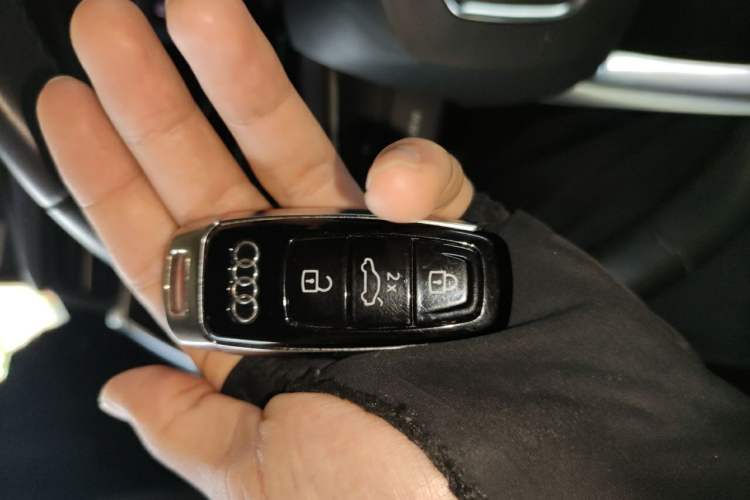 Used Audi Q8 2019 55 TFSI Luxury Dynamic Model Vehicle Key