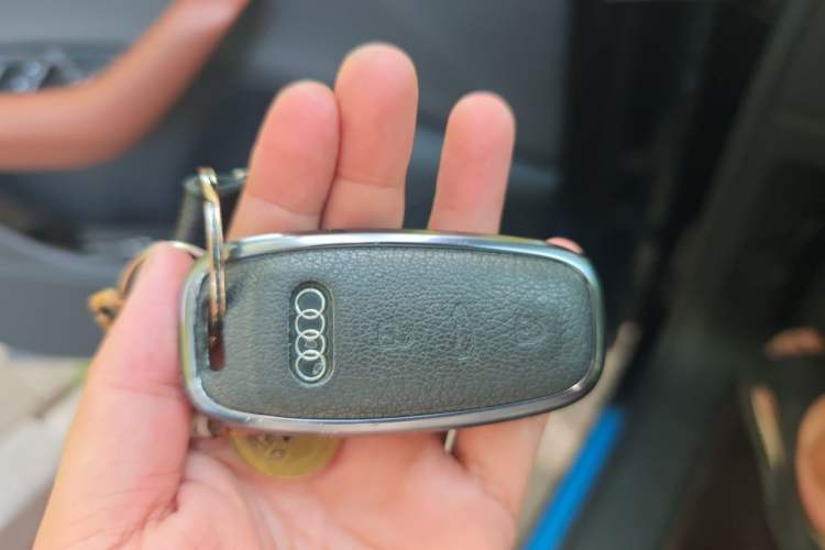 Used Audi Q8 2019 55 TFSI Luxury Dynamic Model Vehicle Key