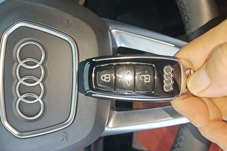 Used Audi Q8 2019 45 TFSI Prestige Dynamic Edition Vehicle Key