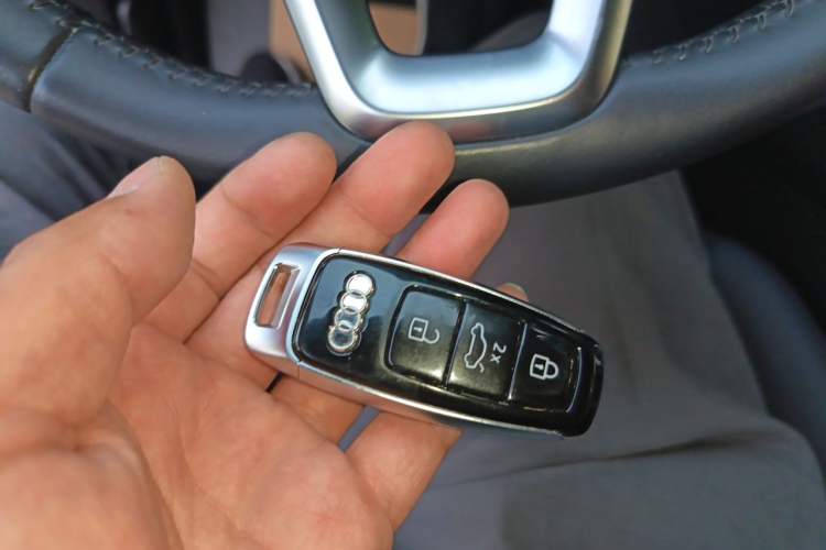 Used Audi Q8 2019 55 TFSI Luxury Dynamic Model Vehicle Key